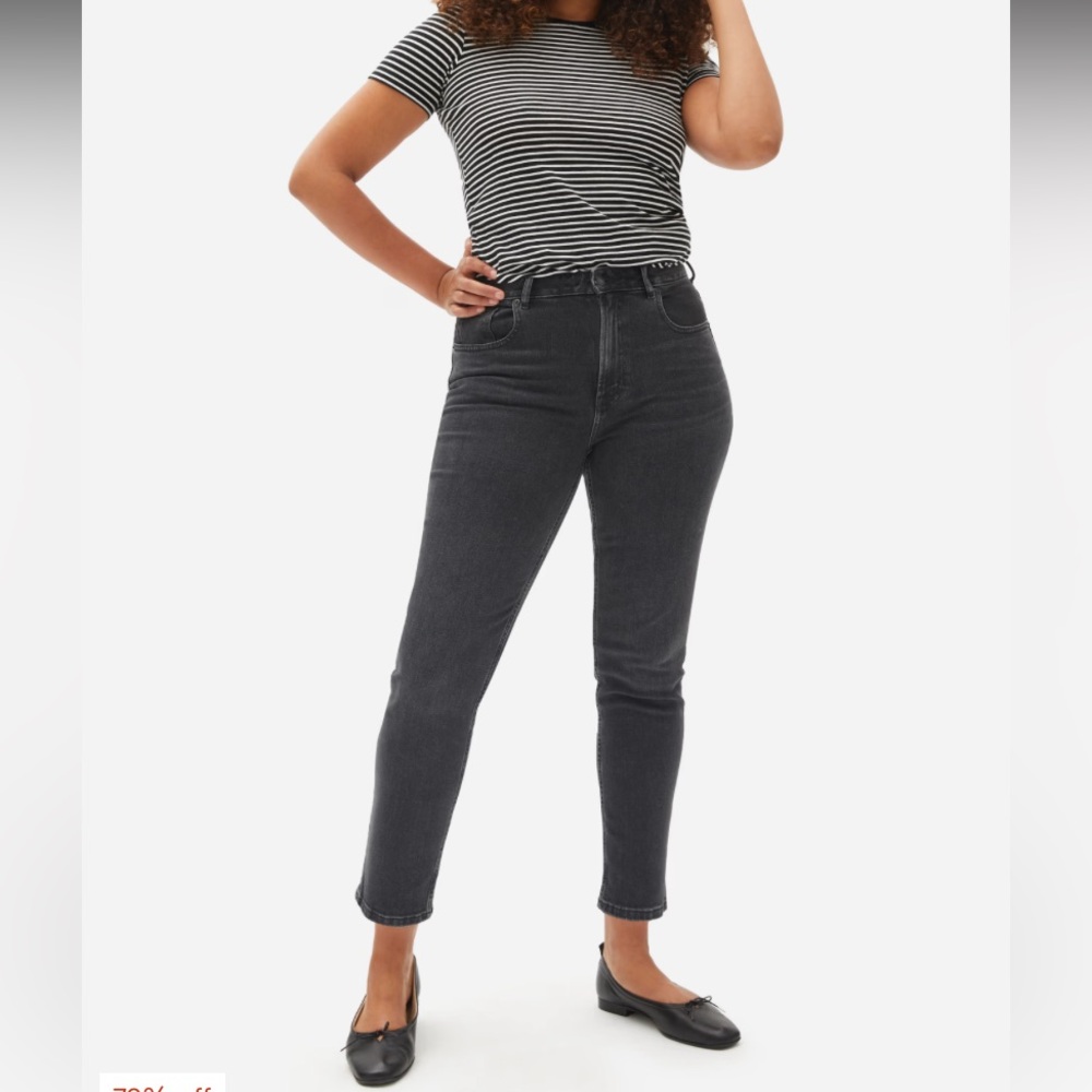 Everlane Curvy Cheeky Jean in washed black, 28 regular